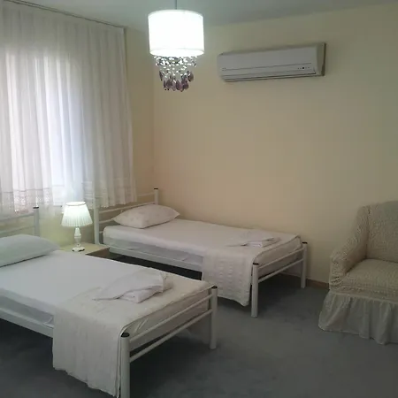 Villa Palace *